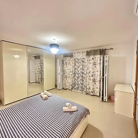 Seaside Escape Apartman *